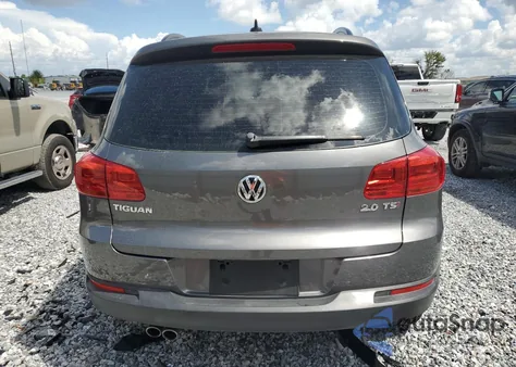 2015 Volkswagen Tiguan S z USA, uszkodzony, nr VIN WVGAV7AX7FW612448